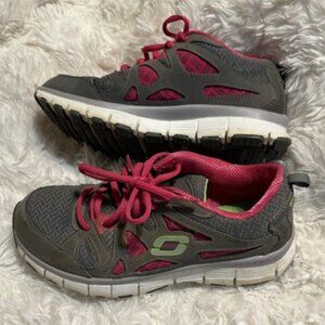 Sketchers Tennis Shoes